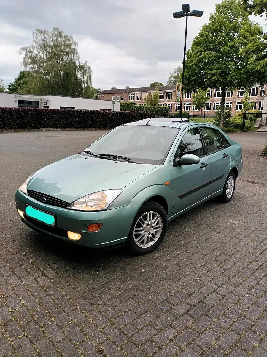 Gebraucht Ford Focus 115 PS (84 kW) 2000 Grün Limousine