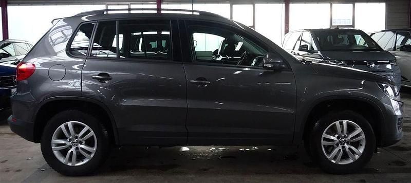 Gebraucht VW Tiguan 122 PS (89 kW) 2012 Grau SUV