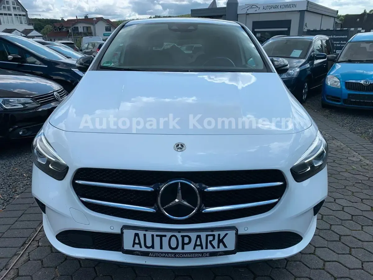 Gebraucht Mercedes E250 Progressive 160 PS (117 kW) 2021 Weiß Kombi