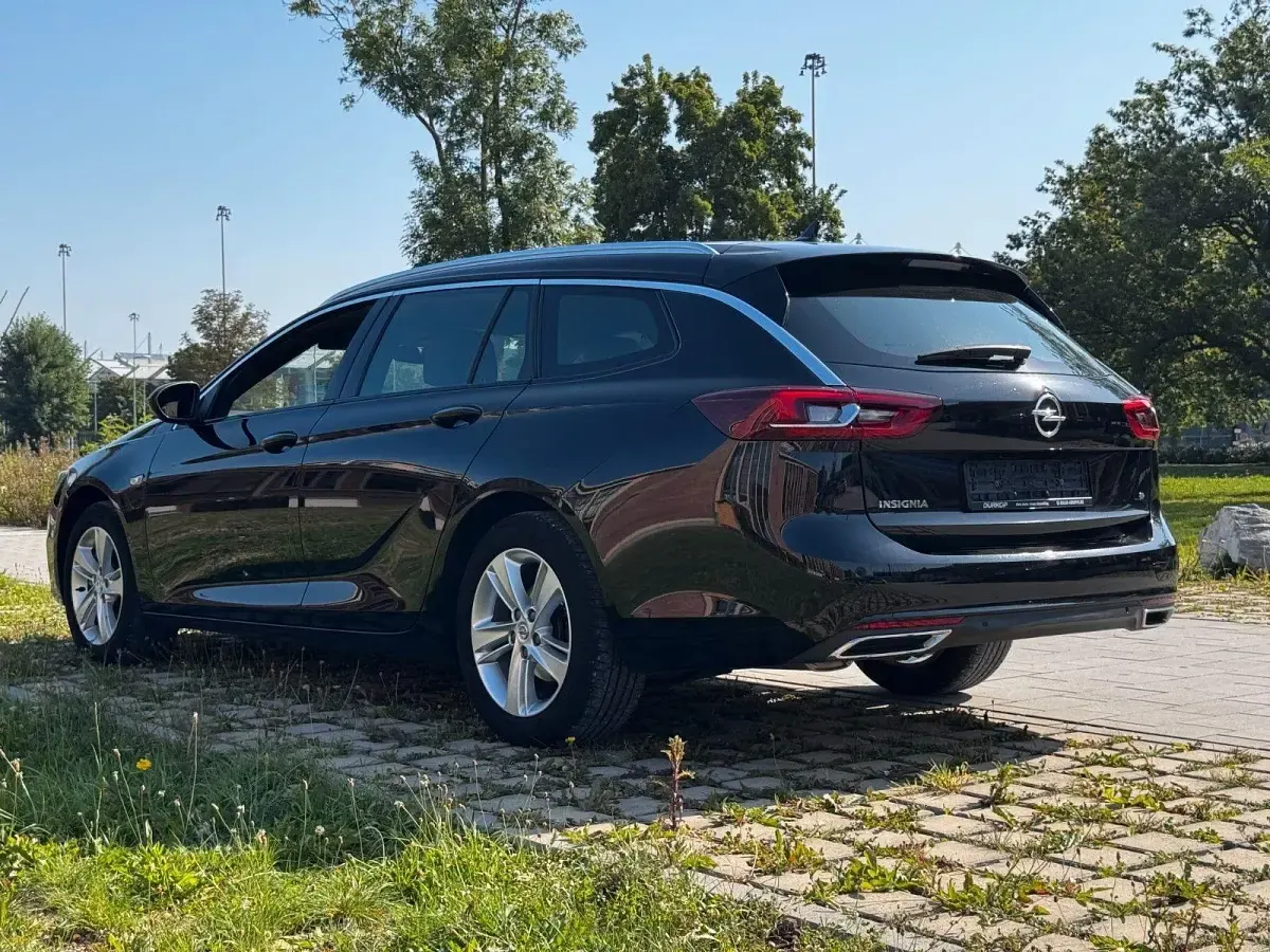 Używany Opel Insignia 174 KM (127 kW) 2022 Czarny Kombi