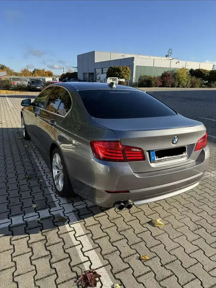 Gebraucht BMW 523 204 PS (150 kW) 2011 Grau Limousine