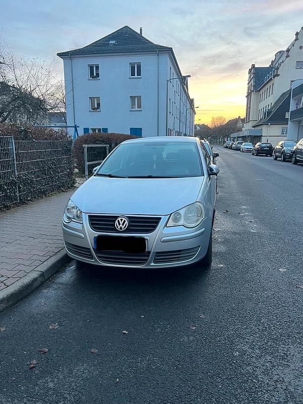 Silber Gebraucht 2006 VW Polo Kleinwagen | 1.749 € (Teuer) - Bild 1/4