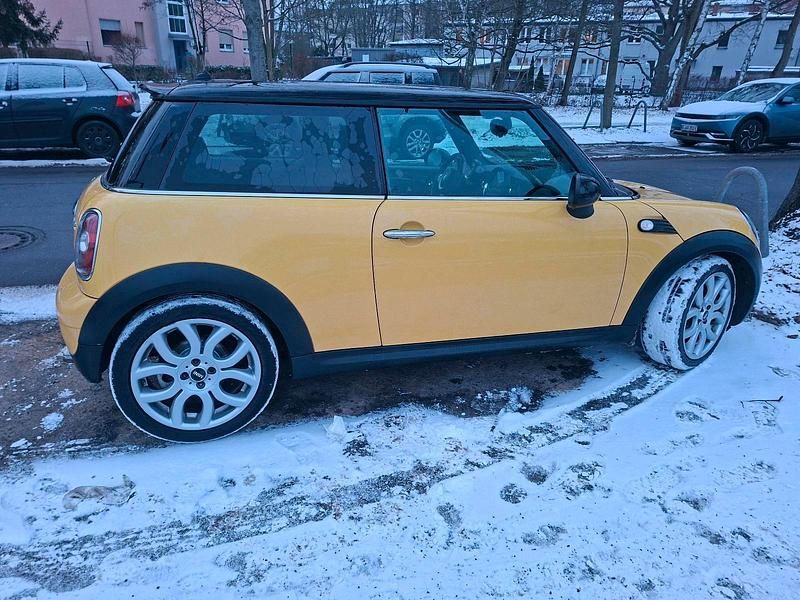 Gebraucht Mini Cooper Coupé 120 PS (88 kW) 2008 Gelb Coupé