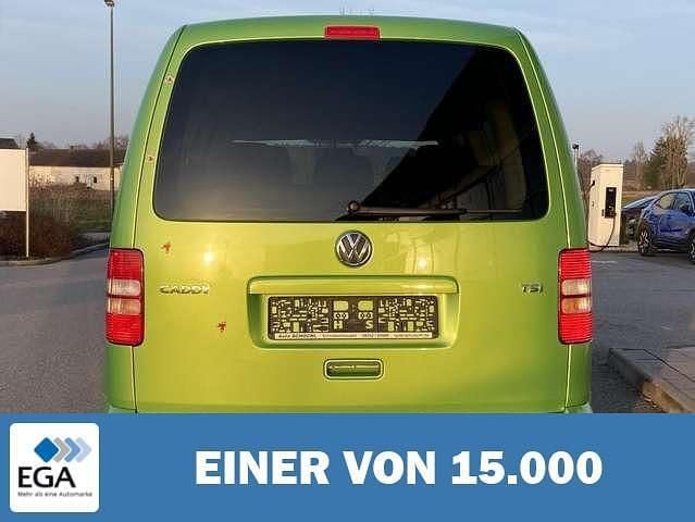 Gebraucht VW Caddy Trendline 105 PS (77 kW) 2014 Grün metallic Van / Kleinbus