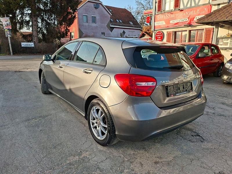 Gebraucht Mercedes A180 109 PS (80 kW) 2013 Grau Limousine