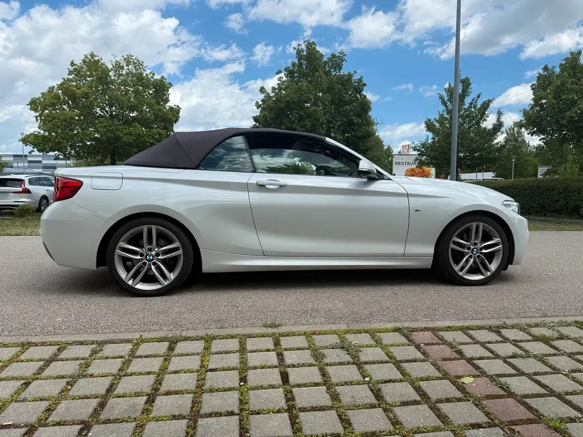 Gebraucht BMW 225 M Sport 231 PS (169 kW) 2018 Weiß Cabrio