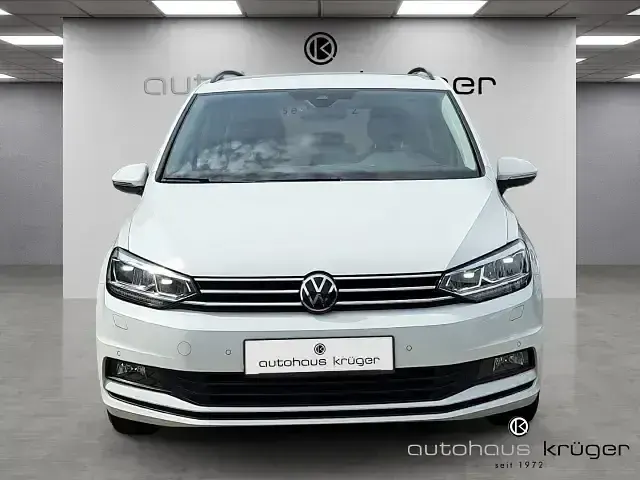 Gebraucht VW Touran Comfortline 150 PS (110 kW) 2021 Weiss Van / Kleinbus