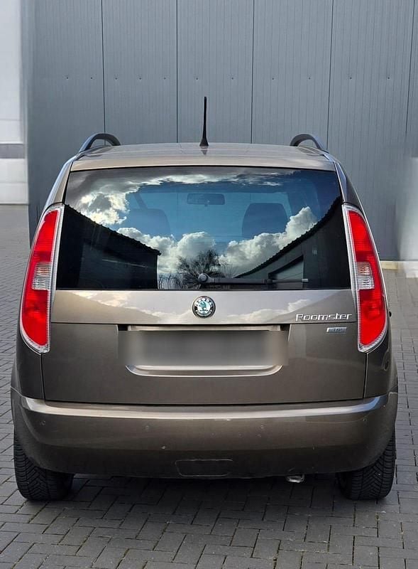 Gebraucht Skoda Roomster 85 PS (62 kW) 2012 Gold Van / Kleinbus