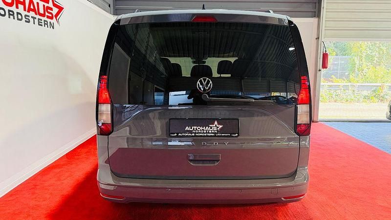 Gebraucht VW Caddy Basis 102 PS (75 kW) 2023 Grau Van / Kleinbus