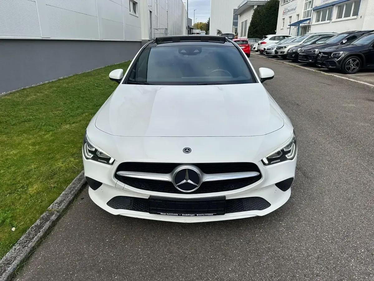 Gebraucht Mercedes CLA180 Shooting Brake 116 PS (85 kW) 2019 Weiß Kombi