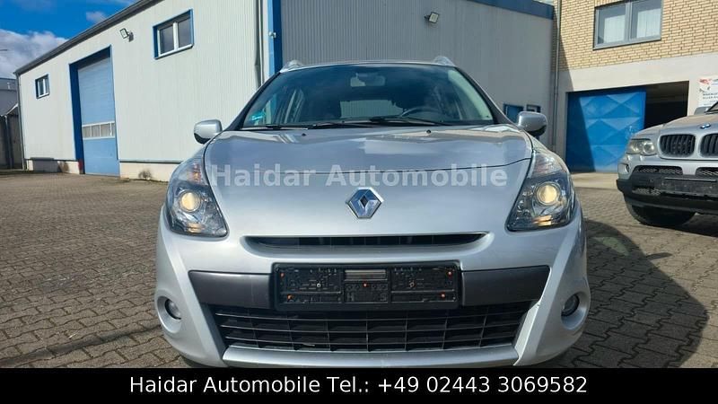 Gebraucht Renault Clio GrandTour Dynamique 101 PS (74 kW) 2010 Grau Kombi