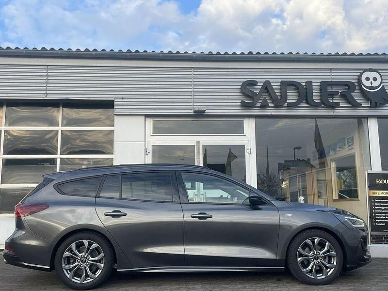 Gebraucht Ford Focus ST-Line X 116 PS (85 kW) 2023 Grau (metallic) Kombi