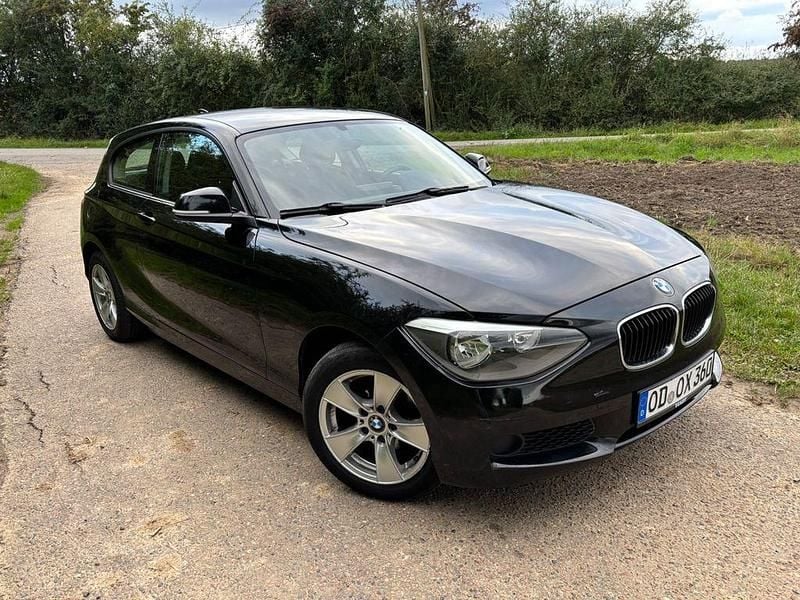 Schwarz Gebraucht 2013 BMW 114 Kleinwagen | 5.250 € (Guter Preis) - Bild 1/4