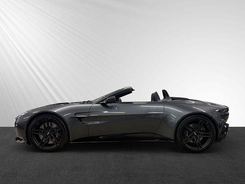 Neu Aston Martin V8 Vantage 680 PS (500 kW) 2026 Grau Cabrio