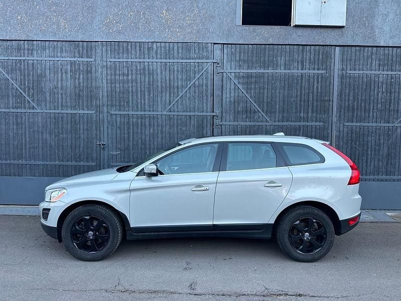 Używany Volvo XC60 215 KM (158 kW) 2013 Biały SUV
