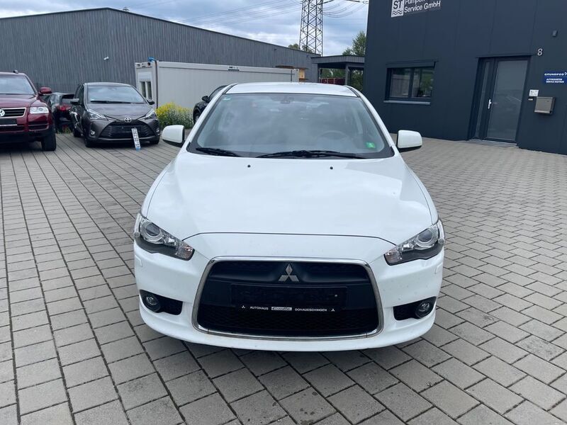 Weiß Gebraucht 2014 Mitsubishi Lancer Sportback Limousine | 9.290 € (Fairer Preis) - Bild 1/4