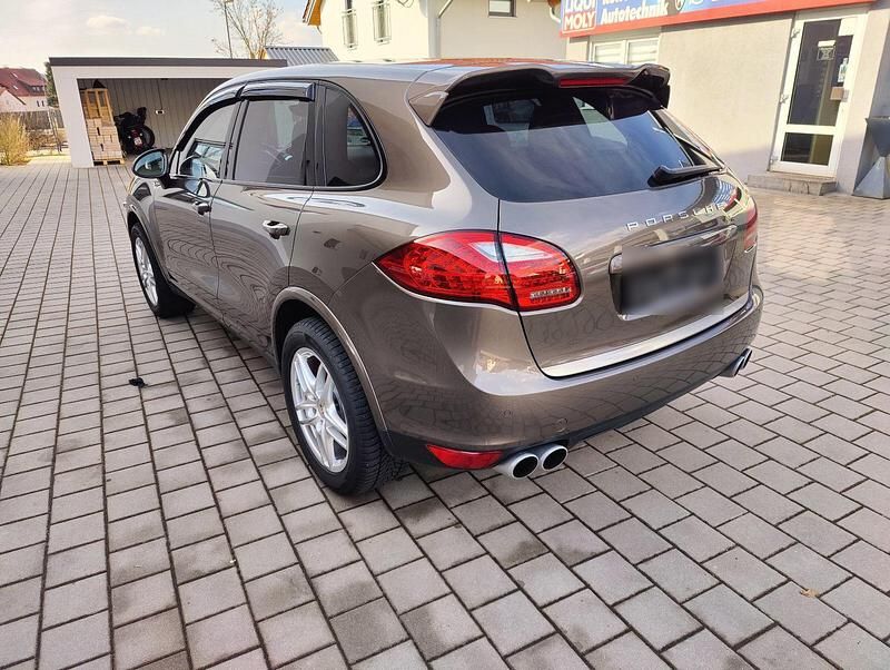 Gebraucht Porsche Cayenne Turbo 500 PS (367 kW) 2012 Braun SUV