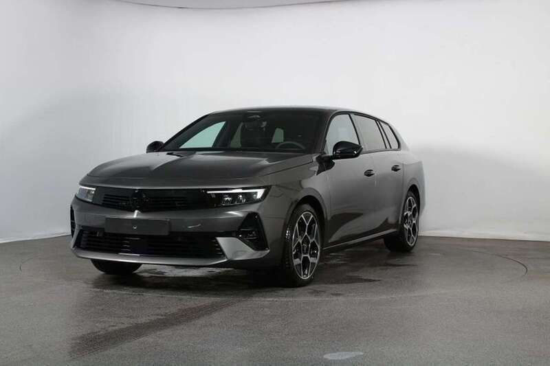 Vulkan grau metallic Gebraucht 2024 Opel Astra Kombi | 29.225 € (Etwas zu teuer) - Bild 1/4