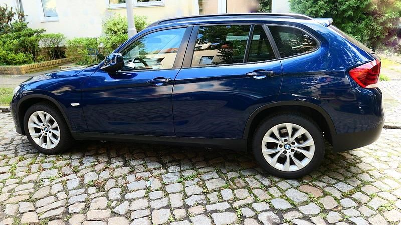 Blau Gebraucht 2012 BMW X1 SUV | 5.600 € (Superpreis) - Bild 1/4