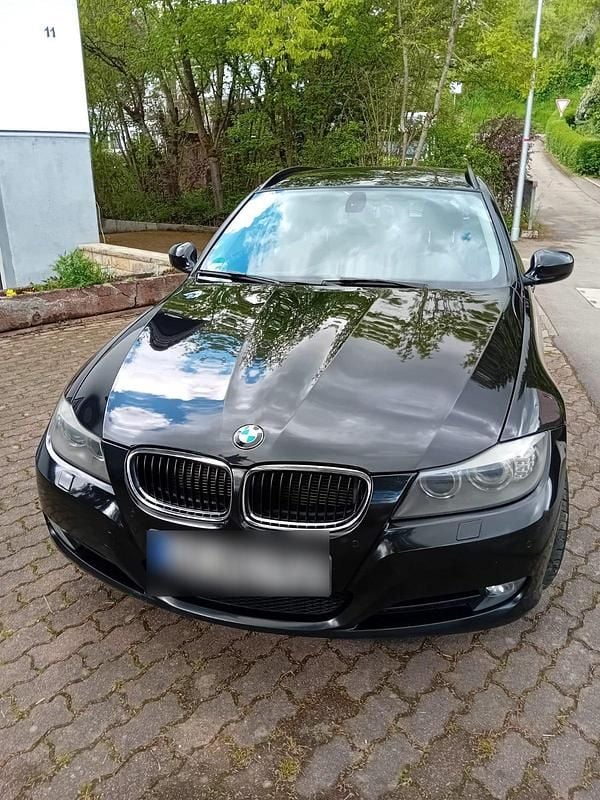 Gebraucht BMW 320 184 PS (135 kW) 2011 Schwarz Coupé