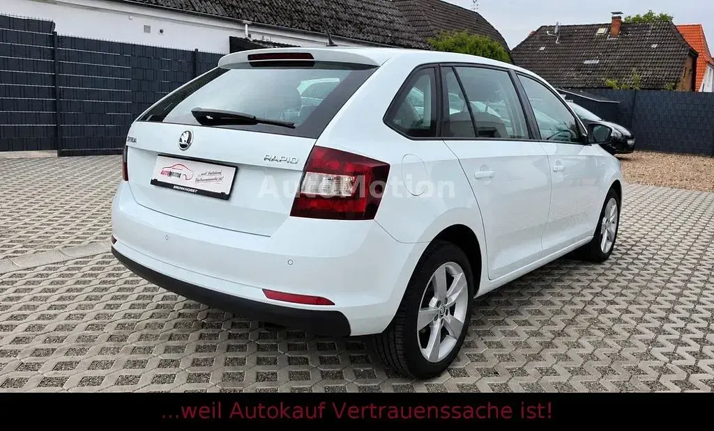 Gebraucht Skoda Rapid Cool Edition 110 PS (80 kW) 2018 Bila laser/laser white Kleinwagen