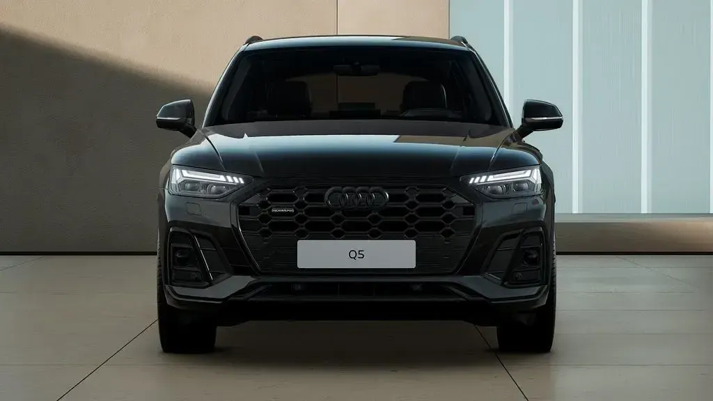 Second-hand Audi Q5 S-Line 367 CP (269 kW) 2025 Negru SUV