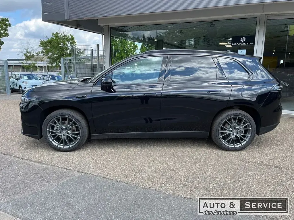 Neu Leapmotor C10 439 kW (598 PS) 2026 Schwarz SUV