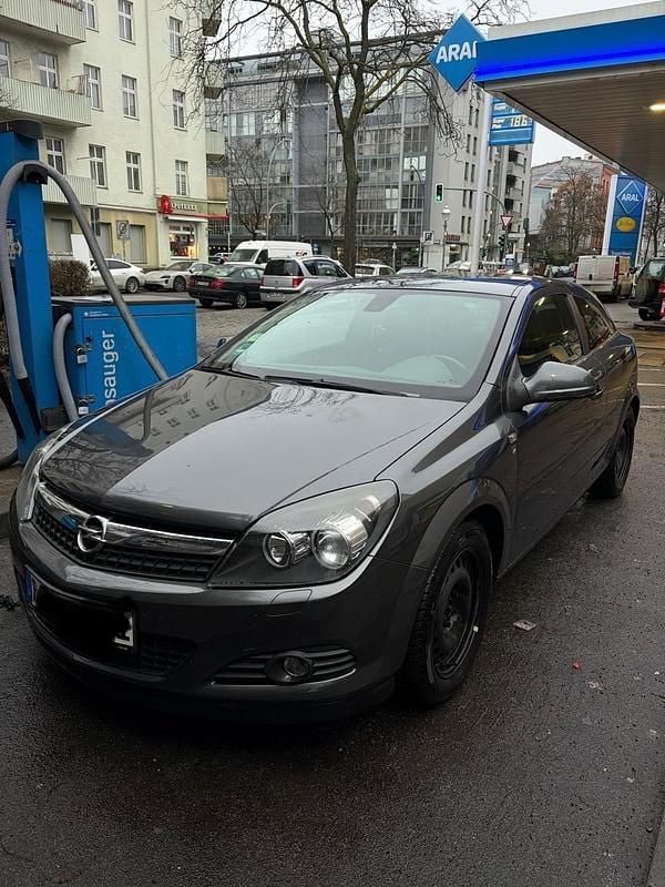 Grau Gebraucht 2011 Opel Astra Coupé | 3.000 € (Fairer Preis) - Bild 1/4