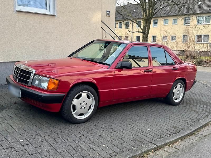 Rot Gebraucht 1992 Mercedes 190 Limousine | 3.350 € - Bild 1/4