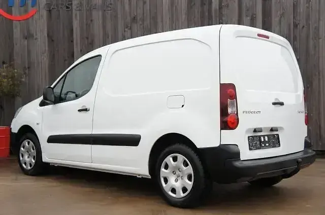 Gebraucht Peugeot Partner 75 PS (55 kW) 2014 Weiß Van / Kleinbus