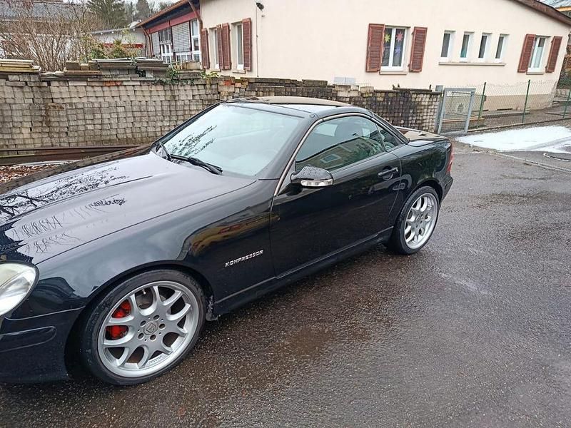 Gebraucht Mercedes SLK200 163 PS (119 kW) 2002 Schwarz Cabrio