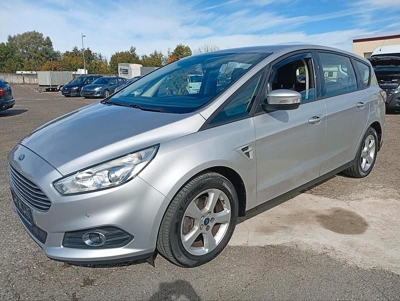Silber Gebraucht 2017 Ford S-MAX Titanium Van / Kleinbus | 12.990 € (Superpreis) - Bild 1/4