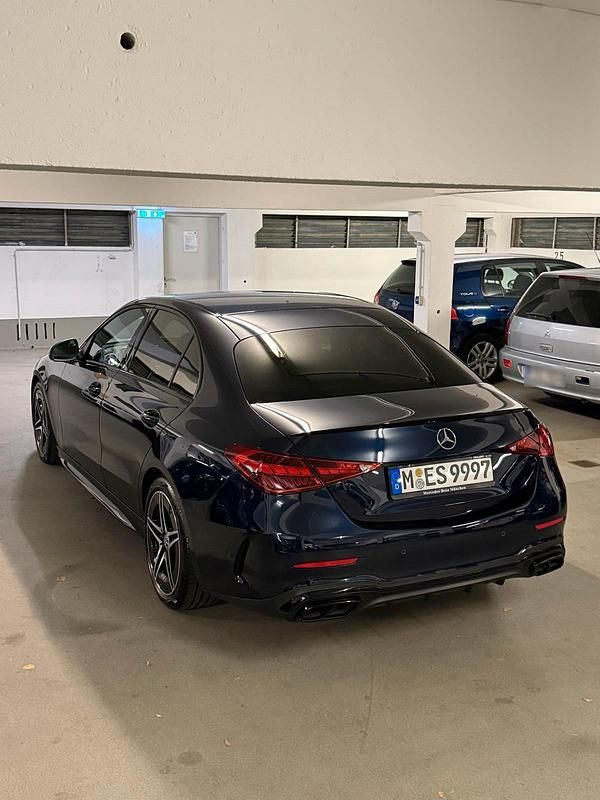 Gebraucht Mercedes C300 258 PS (189 kW) 2022 Blau Limousine