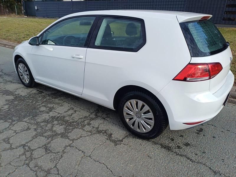 Gebraucht VW Golf VII 86 PS (63 kW) 2014 Weiß Kleinwagen