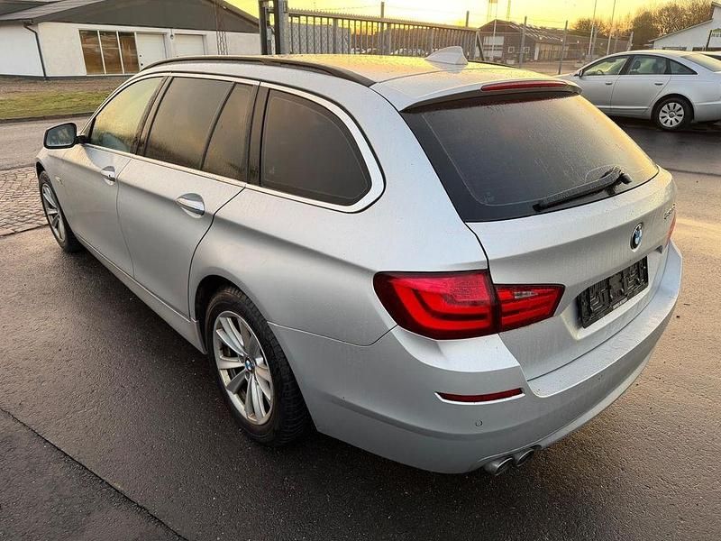 Gebraucht BMW 530 258 PS (189 kW) 2013 Silber Kombi