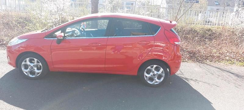Gebraucht Ford Fiesta 2010 Rot Kleinwagen