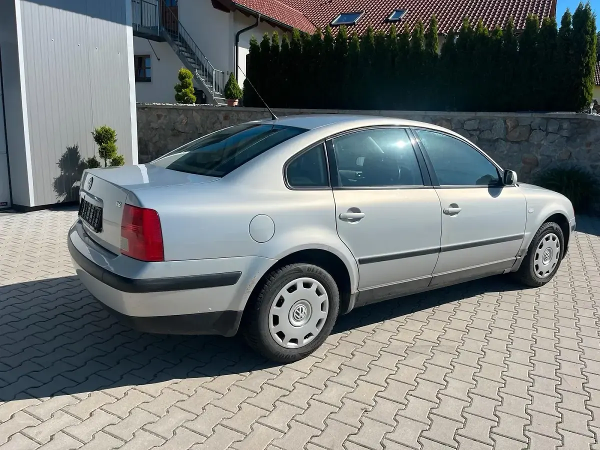 Gebraucht VW Passat 90 PS (66 kW) 1997 Silber Limousine