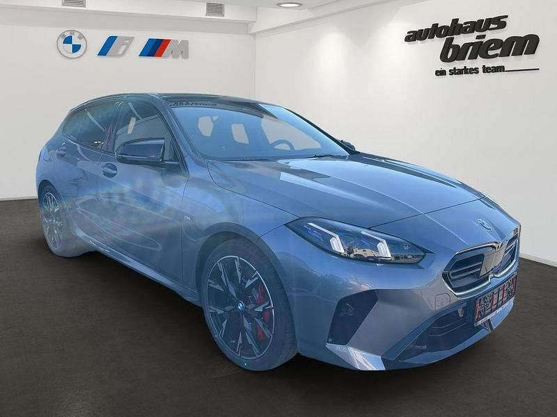 Neu BMW M135 Performance 300 PS (220 kW) 2026 Grau Kleinwagen