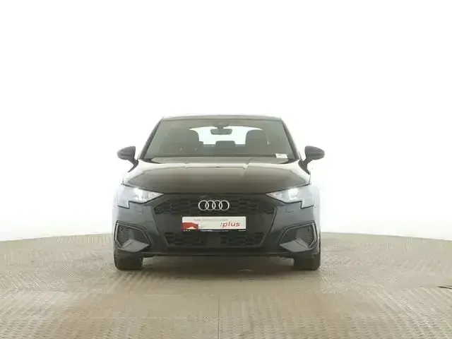 Gebraucht Audi A3 Basis 110 PS (80 kW) 2022 Brillantschwarz Limousine