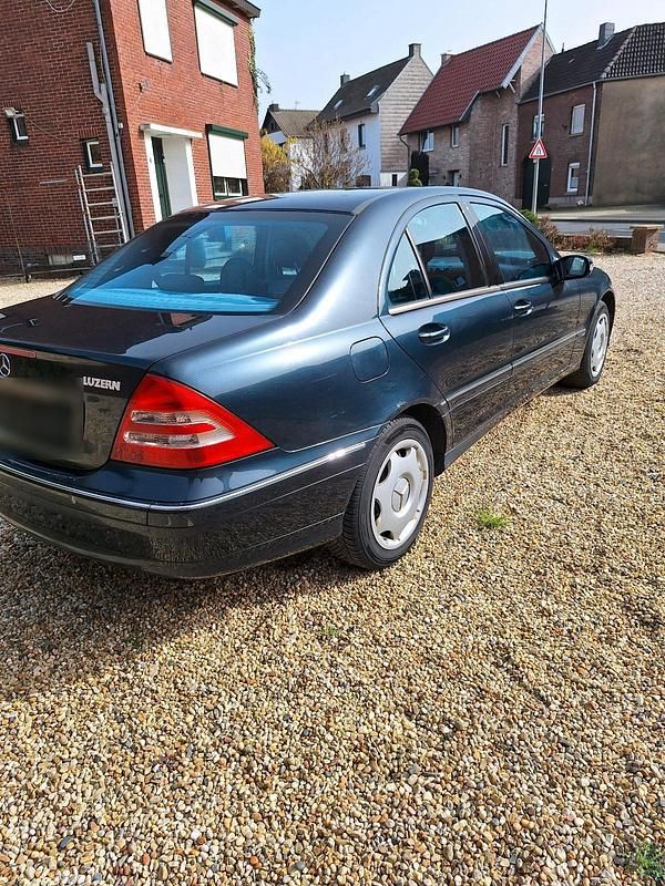 Gebraucht Mercedes C240 170 PS (125 kW) 2000 Blau Limousine