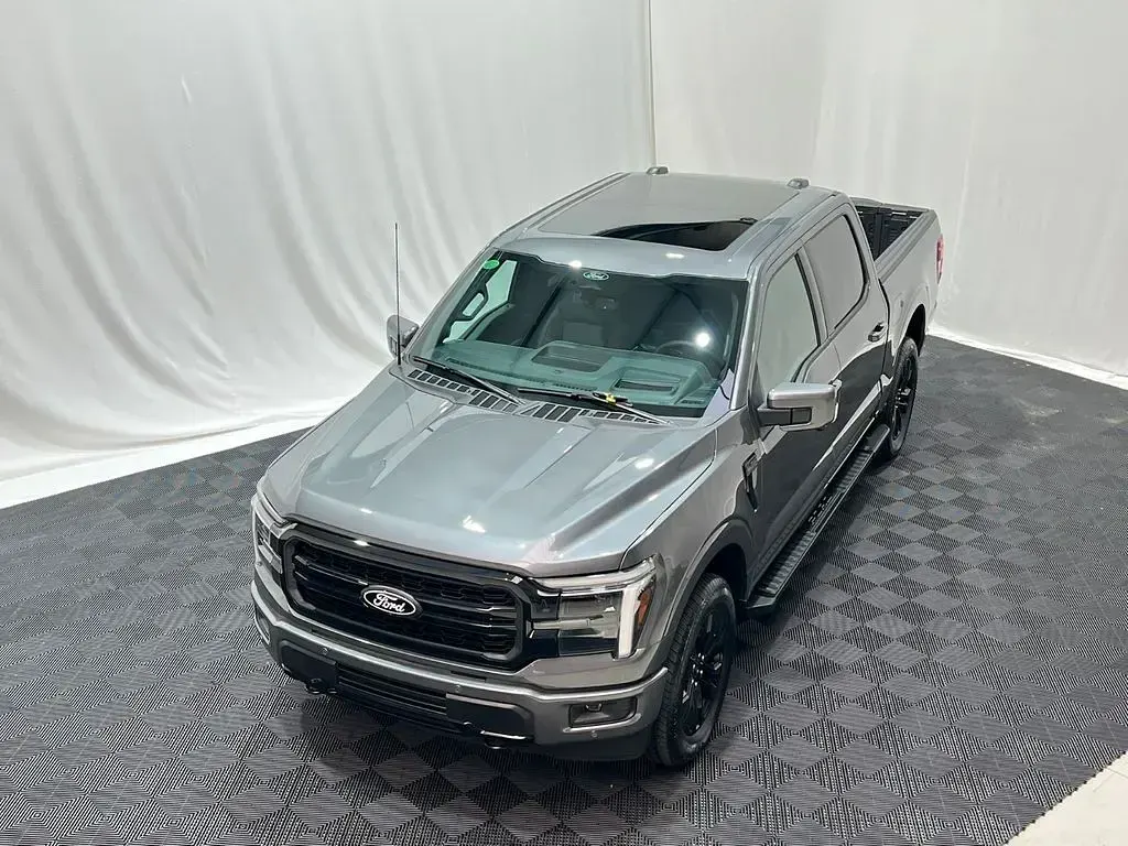 Neu Ford V8 Lariat 405 PS (297 kW) 2026 Grau SUV