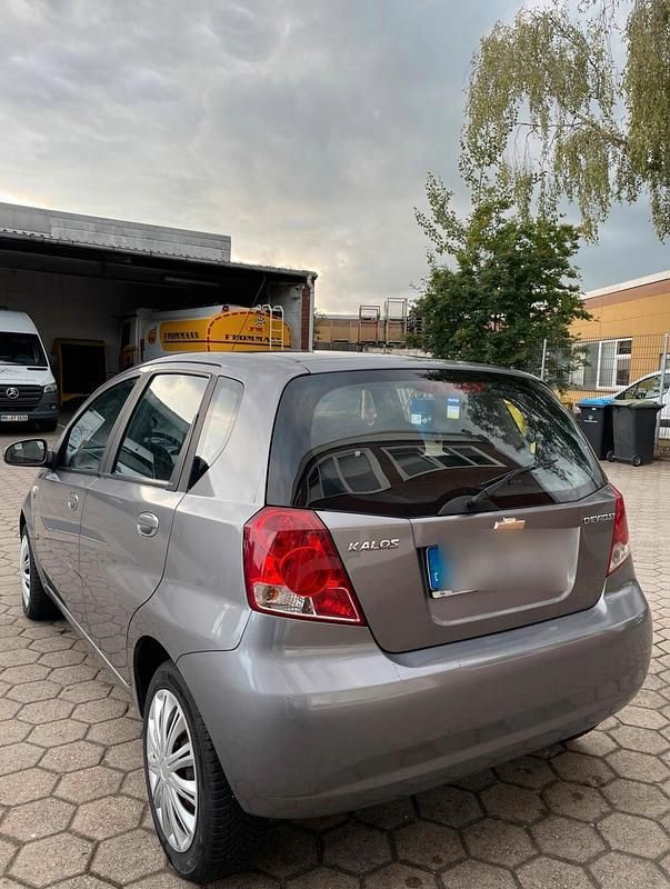 Silber Gebraucht 2007 Chevrolet Kalos SE Kleinwagen | 2.299 € (Fairer Preis) - Bild 1/4