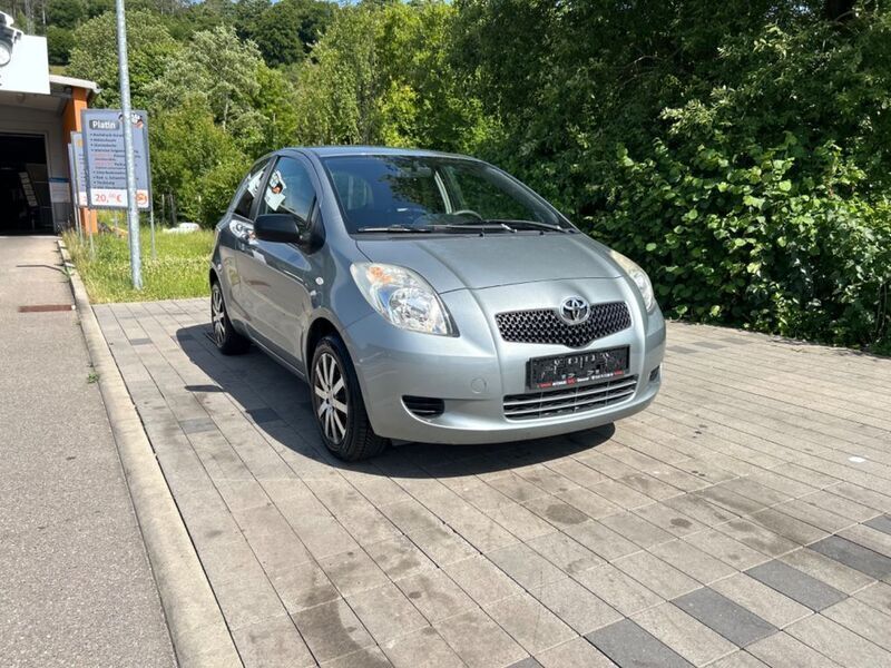 Gebraucht Toyota Yaris Cool 69 PS (50 kW) 2006 Silber Limousine