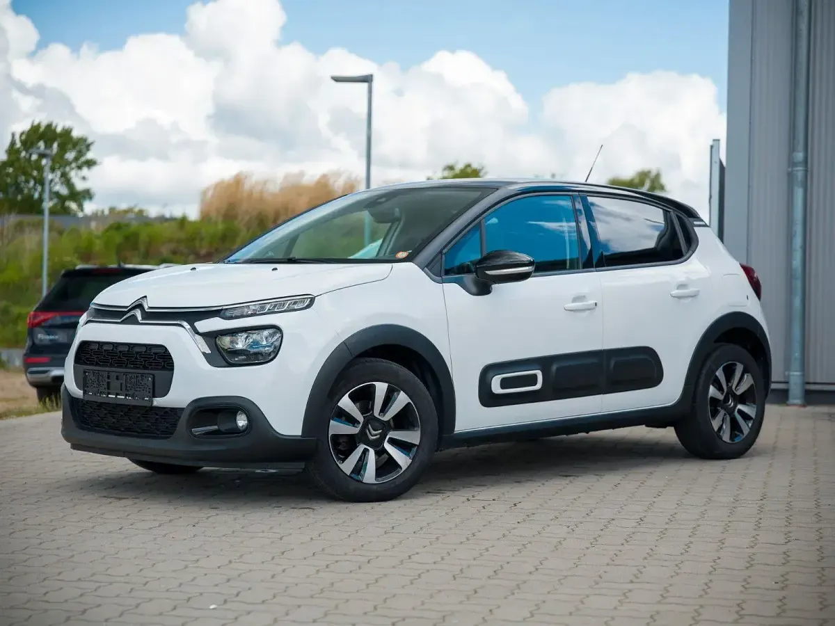 Gebraucht Citroën C3 Shine 82 PS (60 kW) 2021 Weiß Kleinwagen