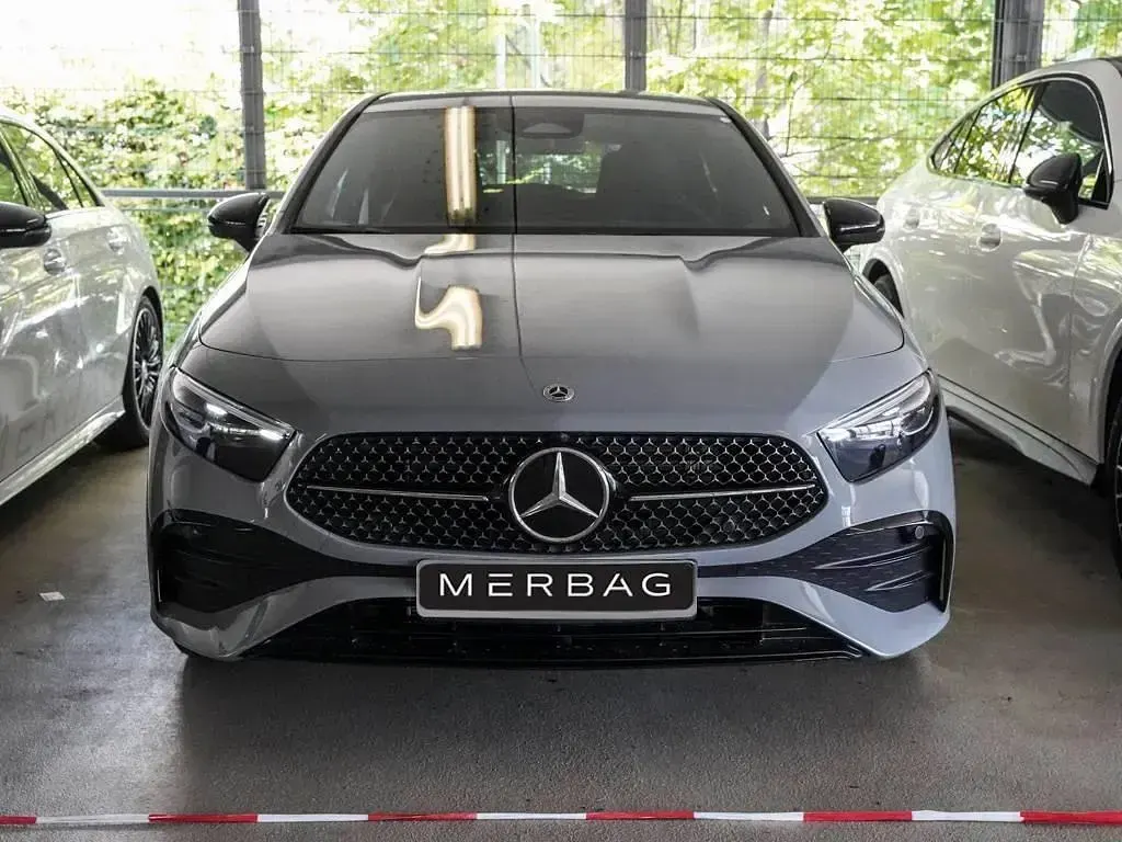 Gebraucht Mercedes A250 AMG 218 PS (160 kW) 2025 Alpingrau Limousine