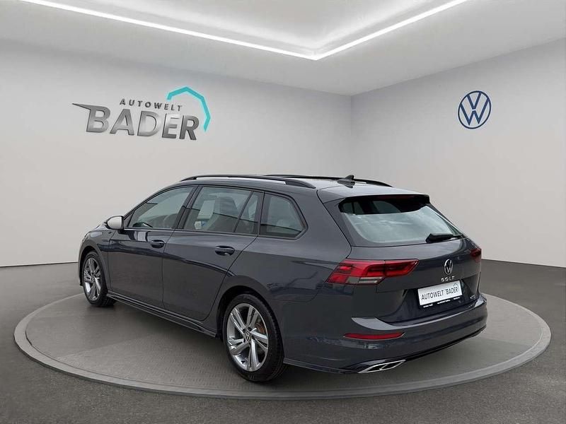 Gebraucht VW Golf VIII R-line 150 PS (110 kW) 2023 Uranograu Kombi