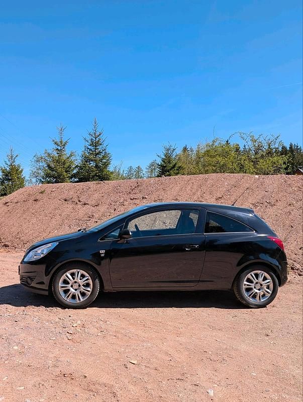 Używany Opel Corsa 69 KM (50 kW) 2010 Czarny Hatchback