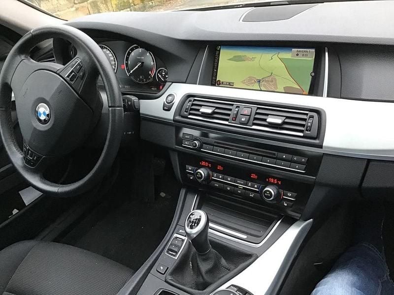 Gebraucht BMW 520 190 PS (139 kW) 2015 Beige Kombi