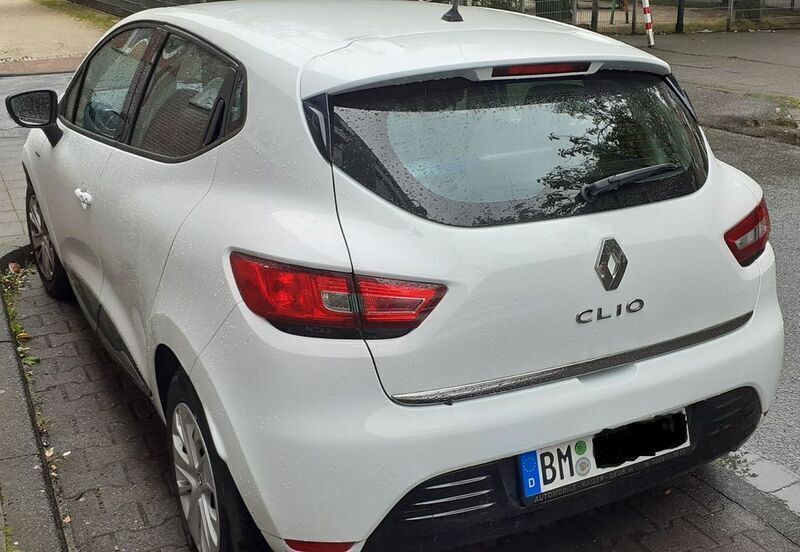 Weiß Gebraucht 2018 Renault Clio IV LIMITED Kleinwagen | 8.500 € (Guter Preis) - Bild 1/4