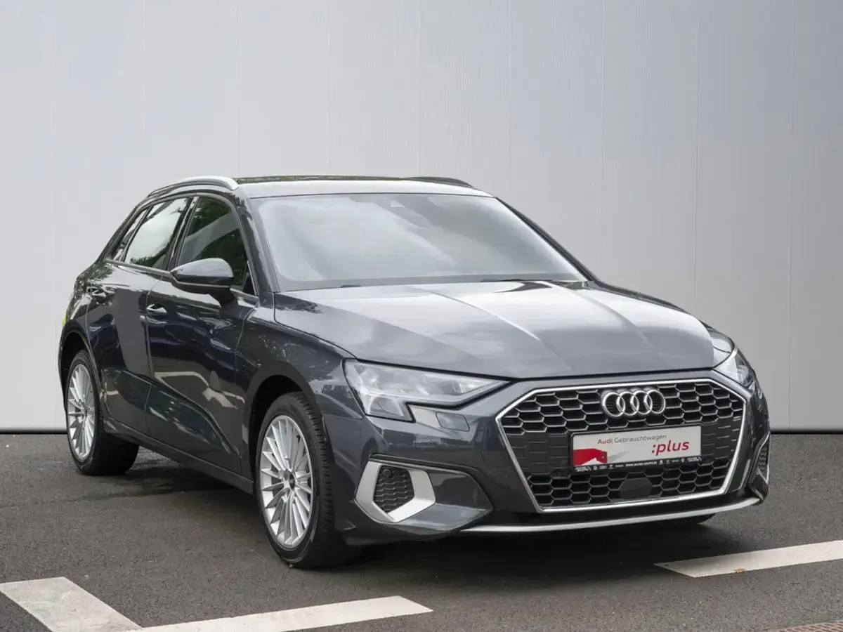 Gebraucht Audi A3 Sportback e-tron Advanced 204 PS (150 kW) 2022 Manhattangrau metallic Kleinwagen